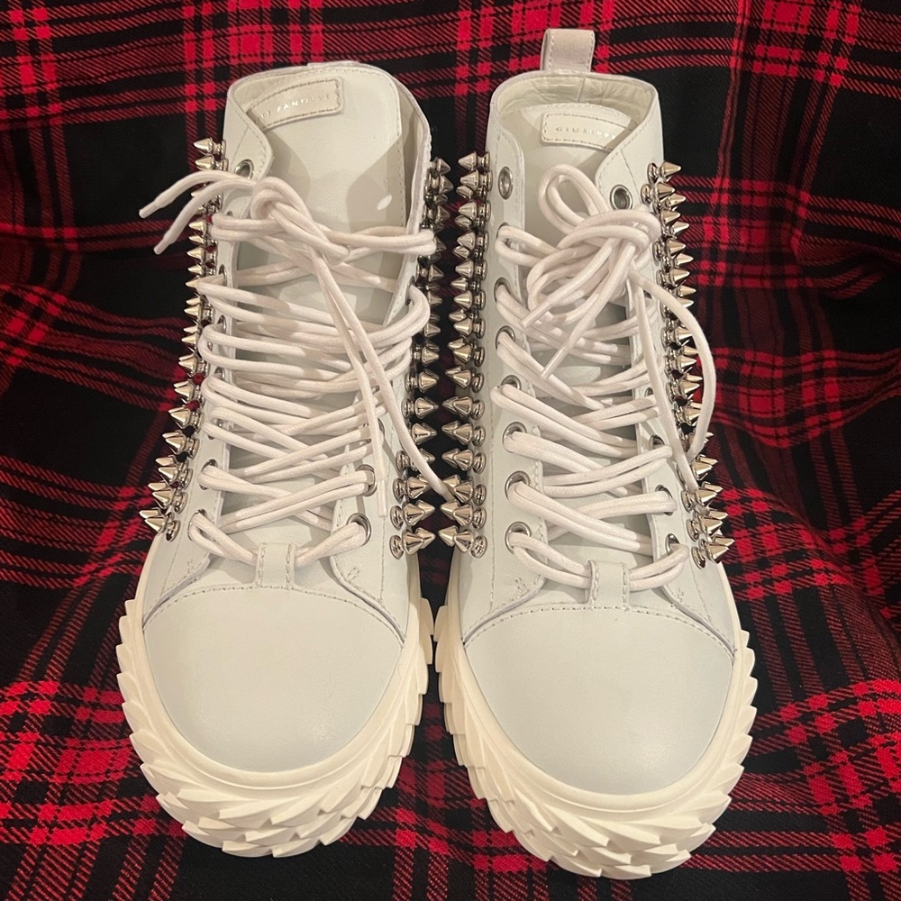 Giuseppe Zanotti Blabber